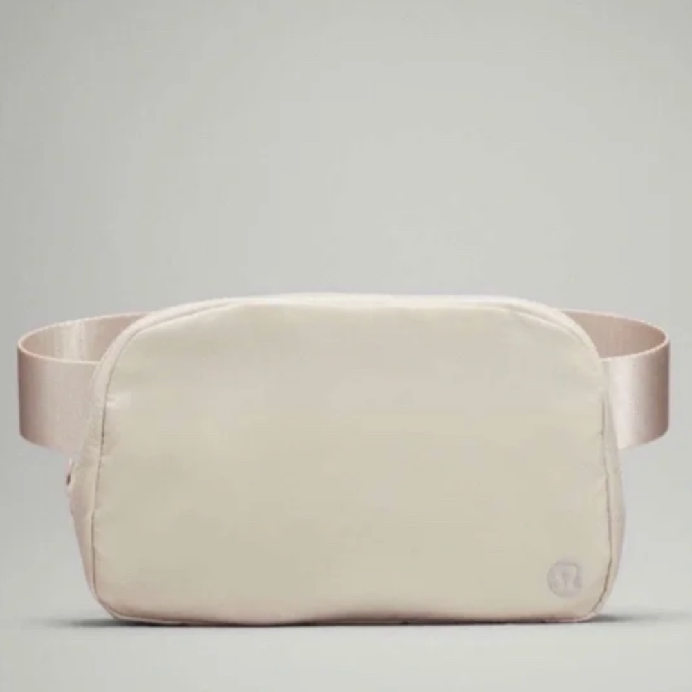Lululemon everywhere belt bag - white opal